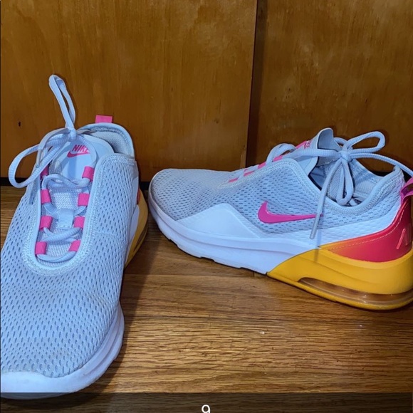 Sandals $15
Heels $20
Nikes $50 - Picture 3 of 4